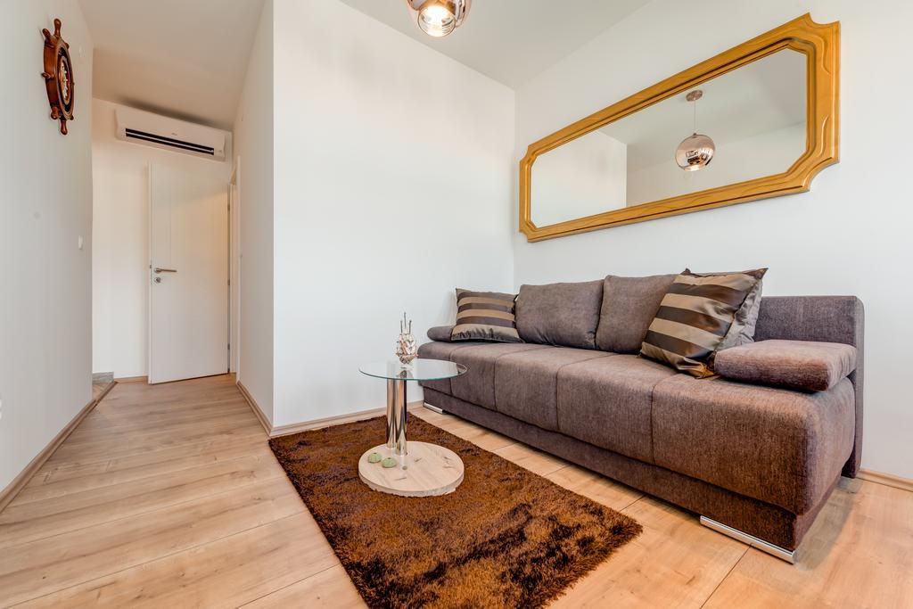 Apartment Noa - Self Check In สปลิท ภายนอก รูปภาพ